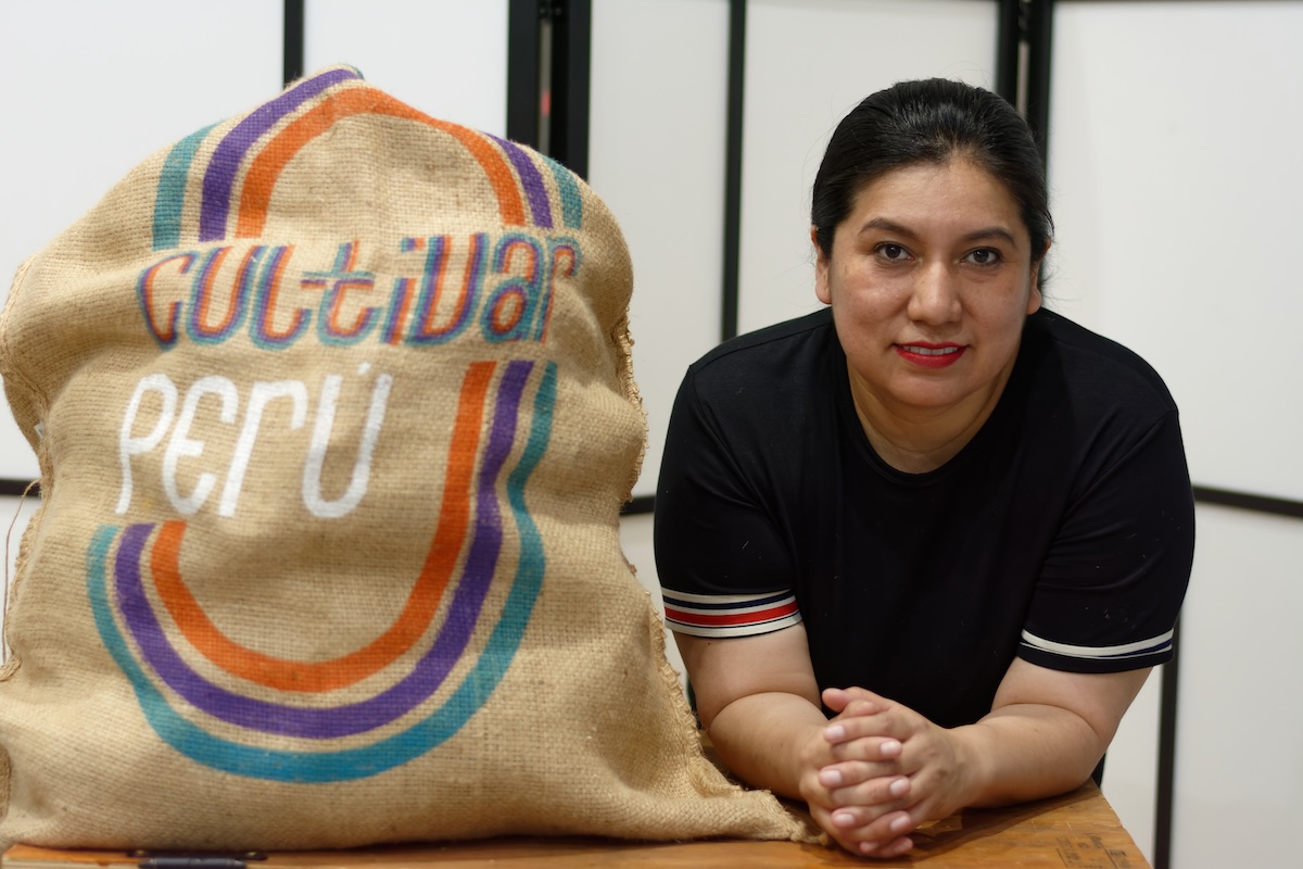 Cuando le preguntan qué siente al representar al café peruano en España, Fanny se emociona. “Wow. Orgullo, compromiso". Foto: Belén Gamarra.